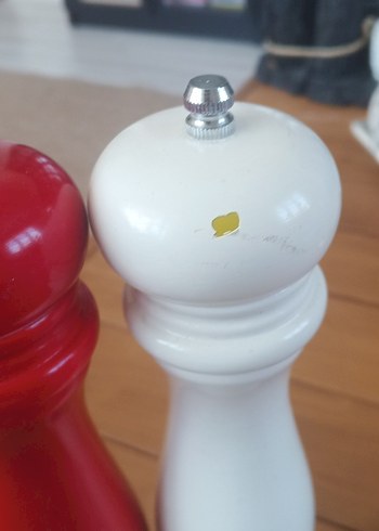  Beden Kırmızı ve Beyaz ahşap Karabiber Değirmeni
