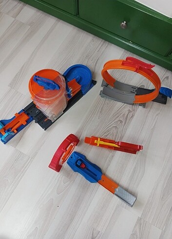Hotweels parkur ve fırlatma 