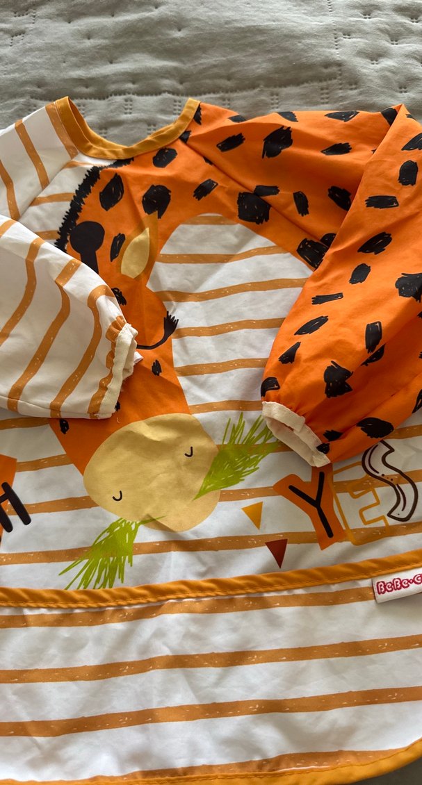 Turuncu Baskılı Bebek Önlüğü - Görsel 3