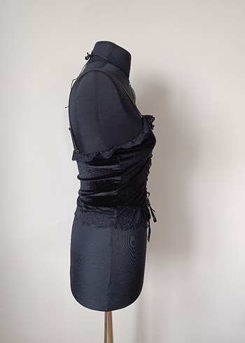 Dantel Detaylı Gotik Siyah Strappy Büstiyer - Görsel 4