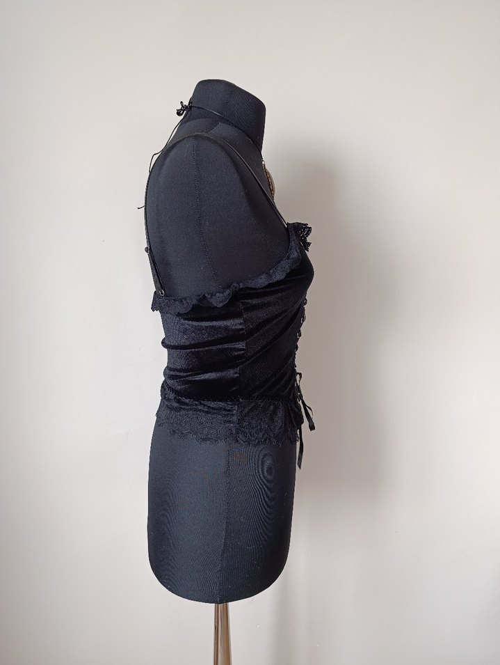 Dantel Detaylı Gotik Siyah Strappy Büstiyer - Görsel 4