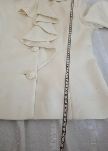 Beyaz Renkli Fırfırlı Kadın Blazer Ceket - Görsel 7