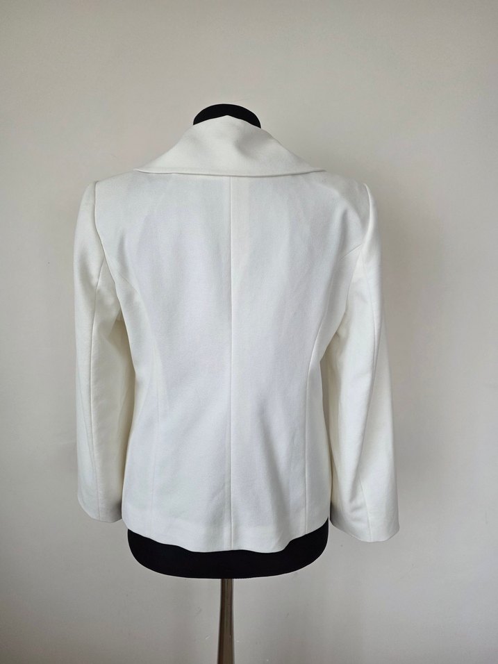 Beyaz Renkli Fırfırlı Kadın Blazer Ceket - Görsel 4