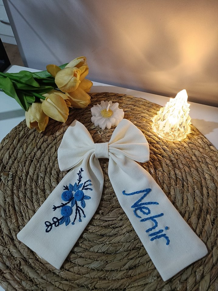 Nakışlı Beyaz Fiyonk Saç Tokası - Görsel 3