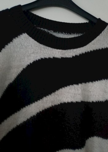 Trendyol & Milla Gri Zebra Desenli Salaş Örgü Kazak