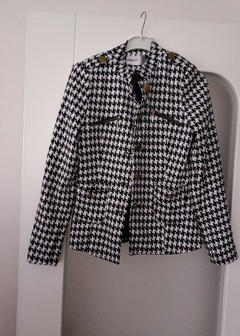 Düğmeli Siyah Beyaz Midi Kadın Ceket - Görsel 11