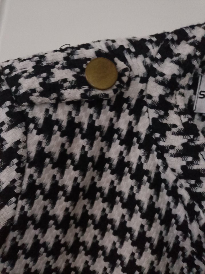 Düğmeli Siyah Beyaz Midi Kadın Ceket - Görsel 3