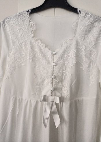 Nakış Detaylı Beyaz Uzun Kadın Sabahlık - Görsel 14