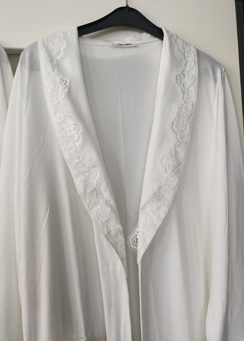 Nakış Detaylı Beyaz Uzun Kadın Sabahlık - Görsel 6