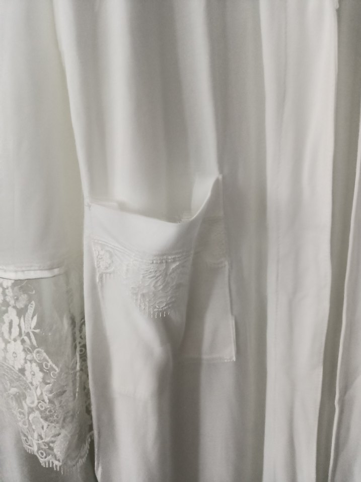 Nakış Detaylı Beyaz Uzun Kadın Sabahlık - Görsel 5