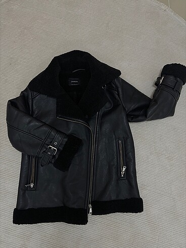 l Beden siyah Renk Stradivarius içi kürklü biker mont ceket