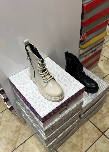 Beyaz Bağcıklı Platform Topuklu Kadın Bot - Görsel 4