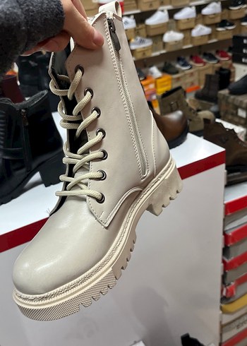 Beyaz Bağcıklı Platform Topuklu Kadın Bot - Görsel 2