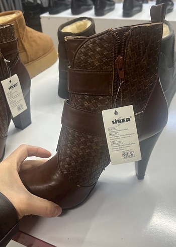 Kahverengi Deri Kadın Topuklu Bot - Görsel 3