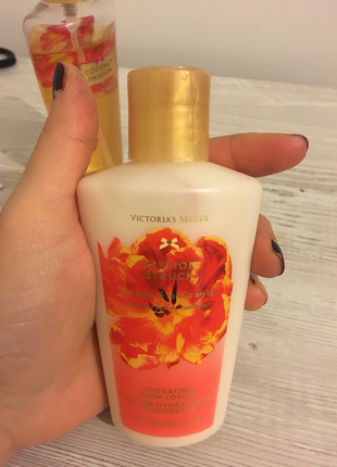 Victoria s Secret Victoria secret vücut losyonu ve body mist