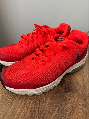 36,5 Beden Nike Air spor ayakkabı
