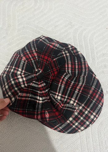 Diğer Kirmizi Siyah Ekose Beret