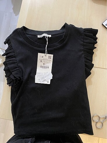 s Beden ZARA SİYAH CROP