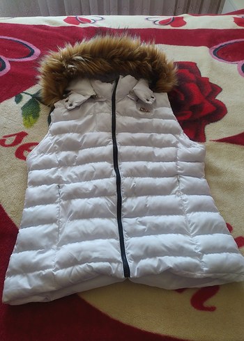 Moncler Kürklü Beyaz Kadın Şişme Yelek