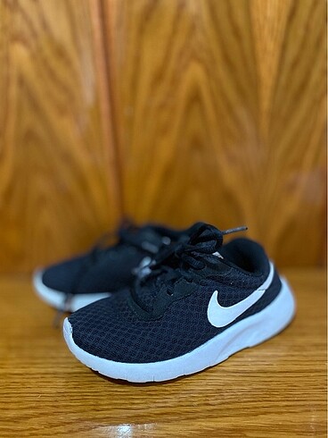 28 Beden Nike spor ayakkabı