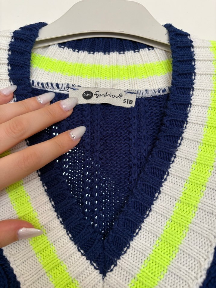 Mavi V Yakalı Triko Kadın Kazak - Görsel 3