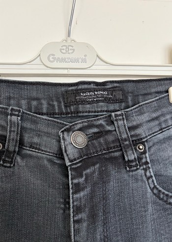 Siyah Bel Detaylı Kadın Denim Pantolon - Görsel 3