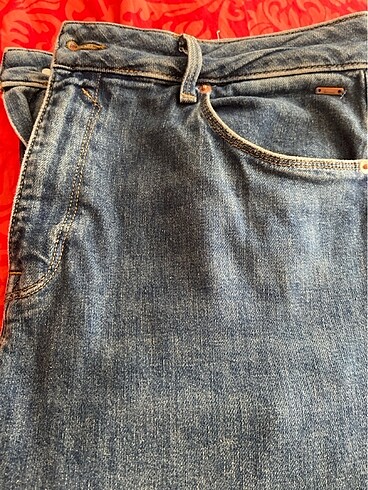 Colin's Jean kot