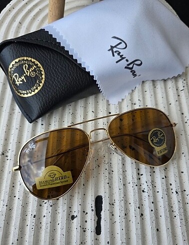 Ray ban