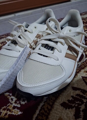 Adidas spor ayakkabı