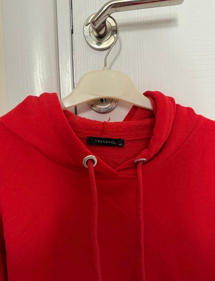 Kırmızı Kapüşonlu Kadın Sweatshirt - Görsel 2