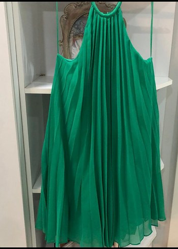 #KOTON L XL BEDENE UYGUN Yüksek yakalı, kolsuz ve pileli tasarım - Görsel 4