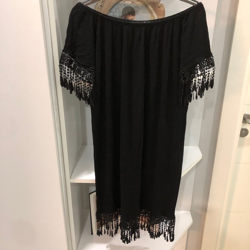 #ZARA M L BEDENE Siyah bohem elbise, tekne yaka, püsküllü - Görsel 2