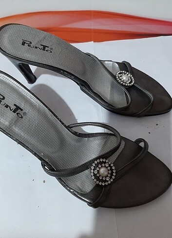 İnce topuklu stiletto terlik