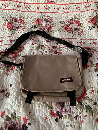 Eastpak Postacı Çanta Nadir Bulunan Boyut