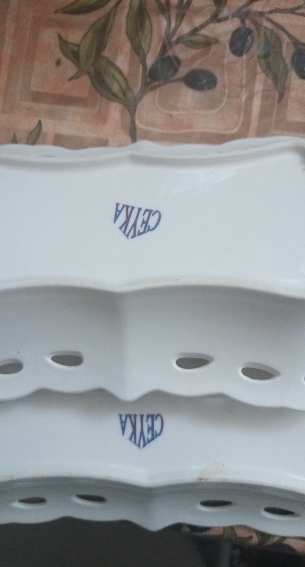 Çiçek Desenli Beyaz Porselen Tabaklar - Görsel 4