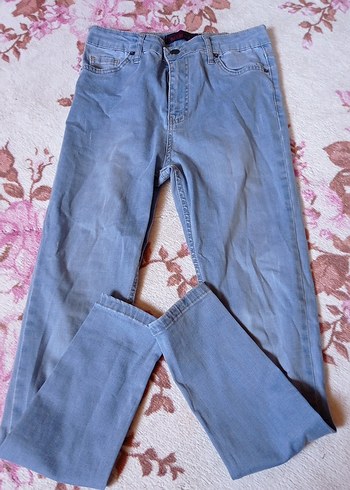 Gri Rahat Kesim Kadın Denim Pantolon