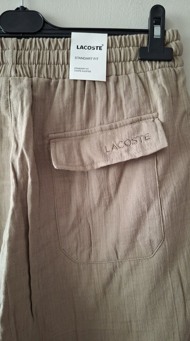 Lacoste Bej Düz Kesim Rahat Pantolon — görsel 4/5