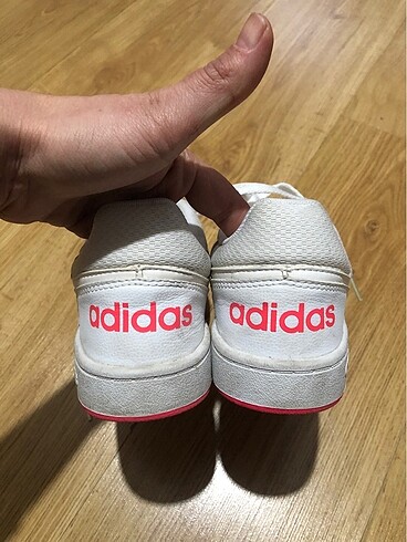 36 Beden beyaz Renk Adidas ayakkabı