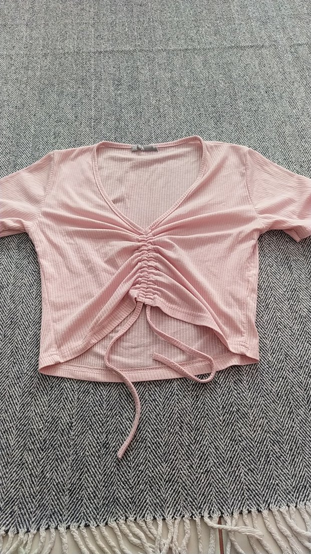 Pembe V Yaka Kısa Kollu Büzgülü Kız Tişörtü - Görsel 3