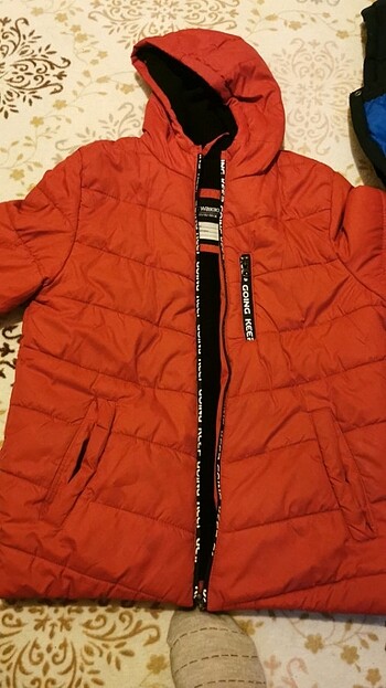 Lc waikiki 12 13 yaş kırmızı mont 