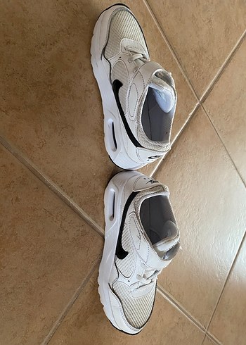 Beyaz Cırtlı Spor Ayakkabı - Görsel 4