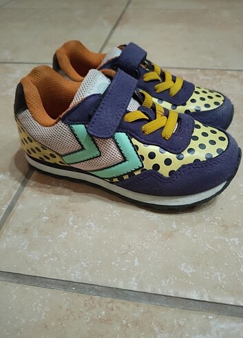 Hummel spor ayakkabı orjinal bir üründür  - Görsel 5