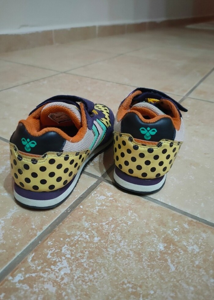 Hummel spor ayakkabı orjinal bir üründür  - Görsel 2