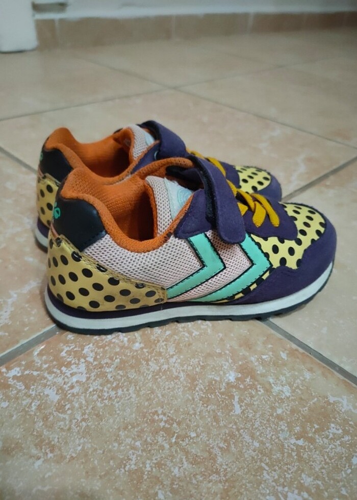 Hummel spor ayakkabı orjinal bir üründür  - Görsel 3