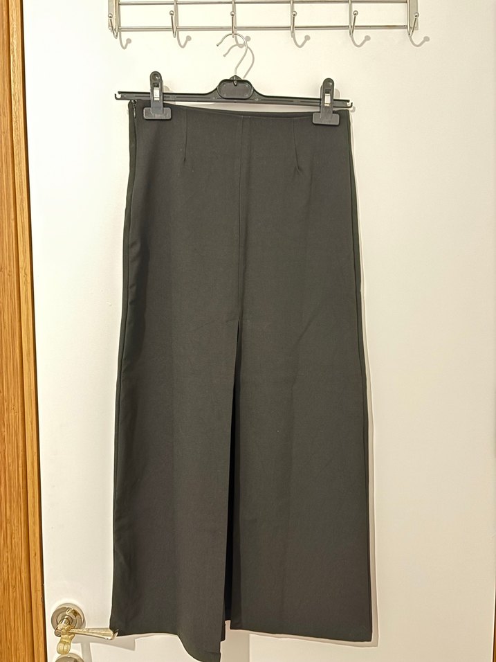 Siyah yırtmaçlı  Uzun Etek - Görsel 4