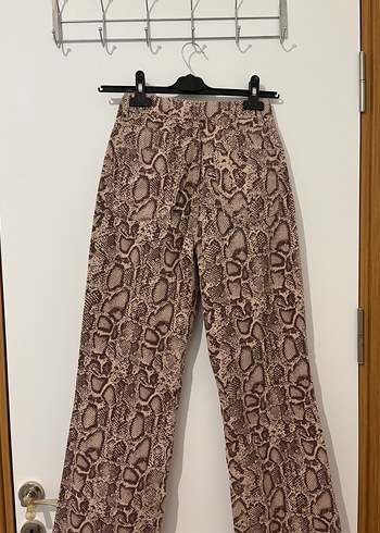 Kahverengi Yılan Desenli Kadın Pantolon - Görsel 3