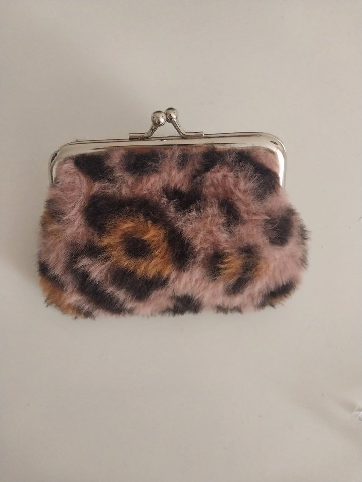 Leopar desenli hello kitty kürklü cüzdan - Görsel 2