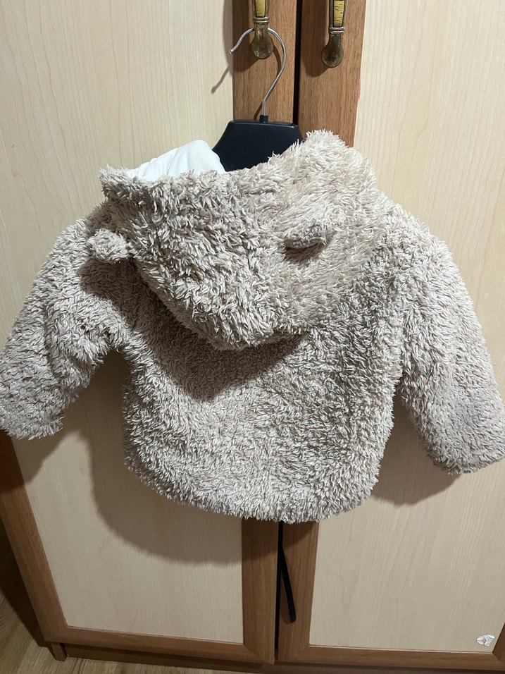 Kapüşonlu Bej Peluş Çocuk Ceket - Görsel 3