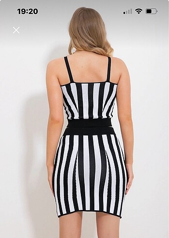 Siyah beyaz triko askılı etekli takım - Görsel 2