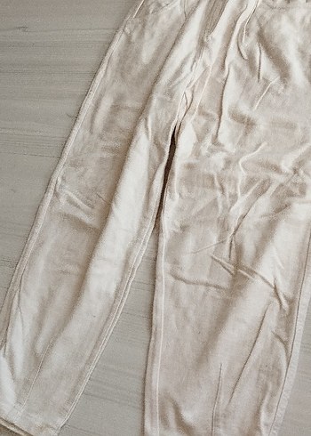 Nakışlı Bej Bebek Önlüğü - Görsel 2